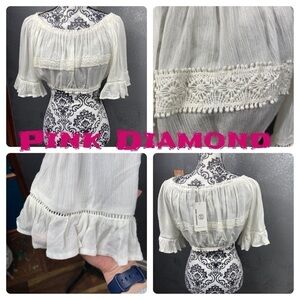 White peasant cropped blouse with lace trim boho